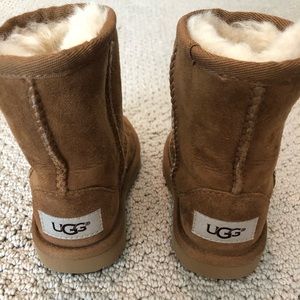 UGG Classic II Toddler Boot - size 7